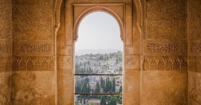 Granada: Alhambra & Nasrid Palaces Small Group Guided Tour - The Itinerary Breakdown