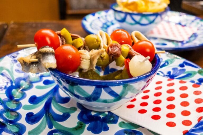 Granada: Authentic and intimate Flamenco Show with Snacks - The Performance: Flamenco Close and Personal