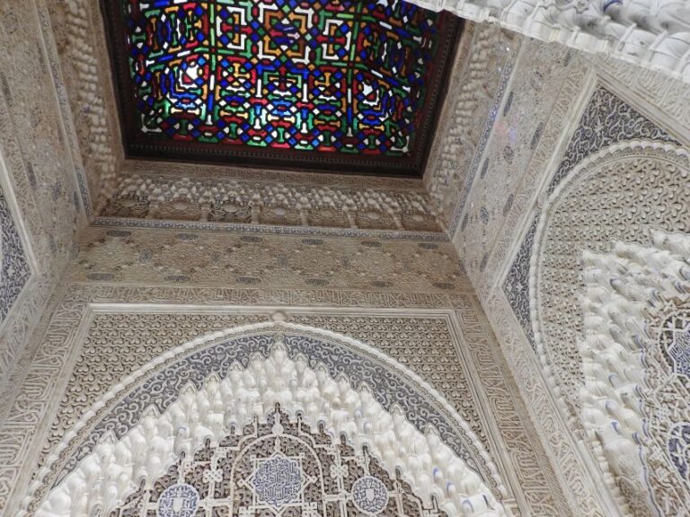 Granada: Sunset Legends of the Alhambra Guided Tour - The Experience in Practice