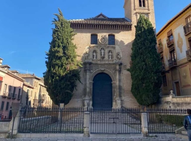 Granada's Historic Center: A Self-Guided Tour Created by an Official Guide - The Value of Flexibility and Local Tips