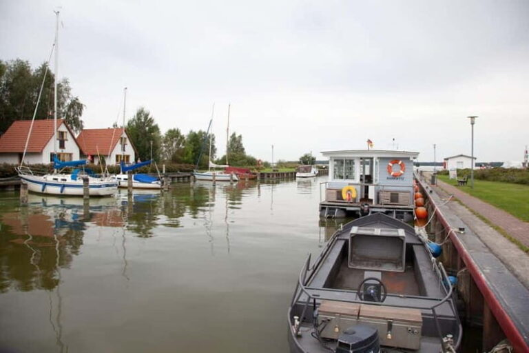 Grand country outing: a natural paradise between land and sea in winter by bus - The Harbour of Rankwitz and Smoked Fish Experience