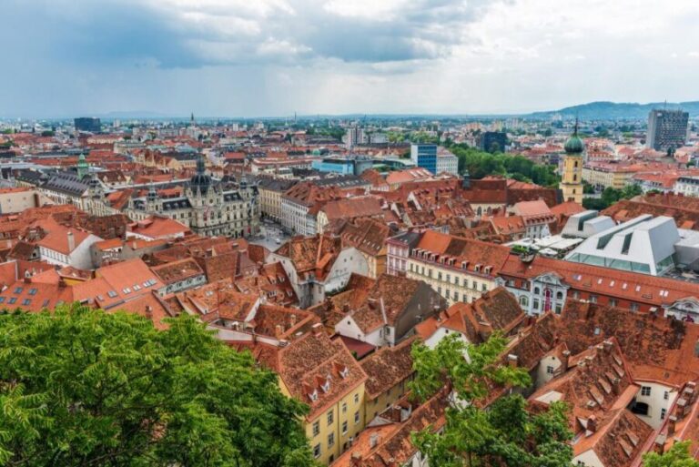 Graz: Express Walk with a Local in 60 minutes - An Honest Dive Into the Graz Express Walk