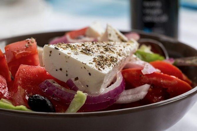 Greek Dancing in Plaka with 3-Course Meal - Performance and Entertainment