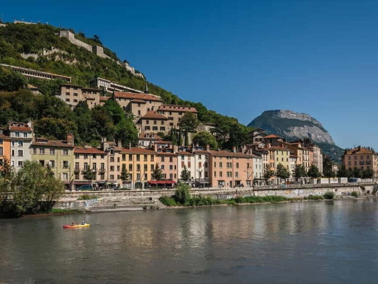 Grenoble: 2-hour Best Intro Walking Tour with a Local - The Itinerary Breakdown: What You’ll See and Do