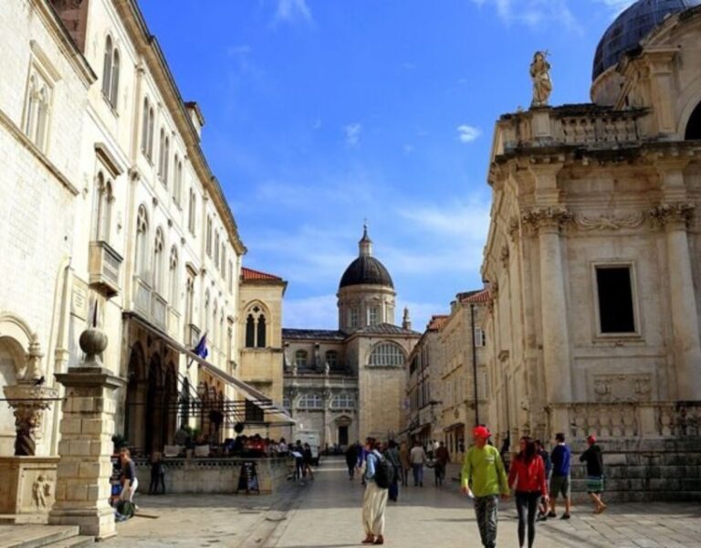 Group tour: Dubrovnik Walking Tour (1h duration, 9:30am, 6pm - Why the Guided Tour Works Well