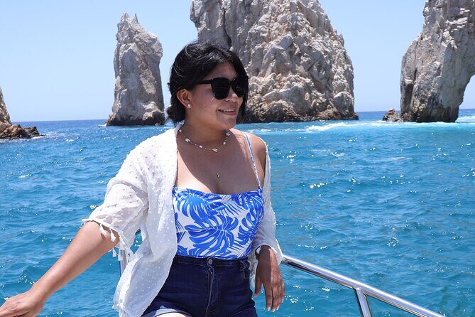 Group tour of the Cabo San Lucas Arch - The Actual Experience