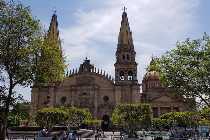 Guadalajara and Tlaquepaque Culture and Shopping - The Sum Up