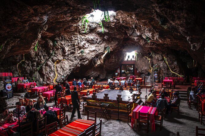 Guided tour in Teotihuacan + breakfast in Cueva + Transportation CDMX - What Makes This Tour Stand Out?