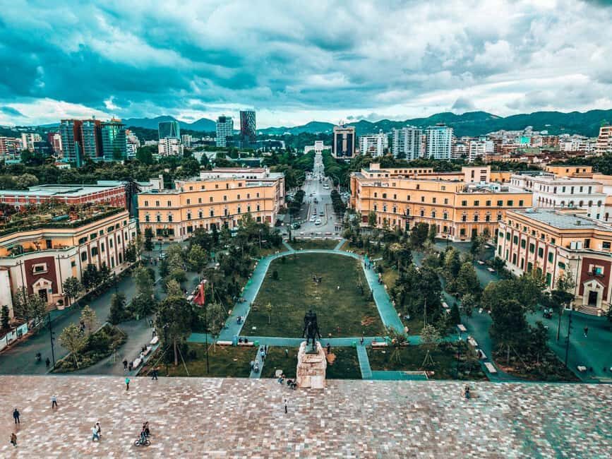 Guided tour in Tirana - discoveries, history, culture (in FRENCH) - In-Depth Analysis of the Experience