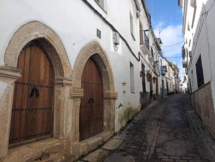 Guided tour of the Castillo de Luna and the Villa Adentro de Alburquerque - Practical Details: What to Keep in Mind