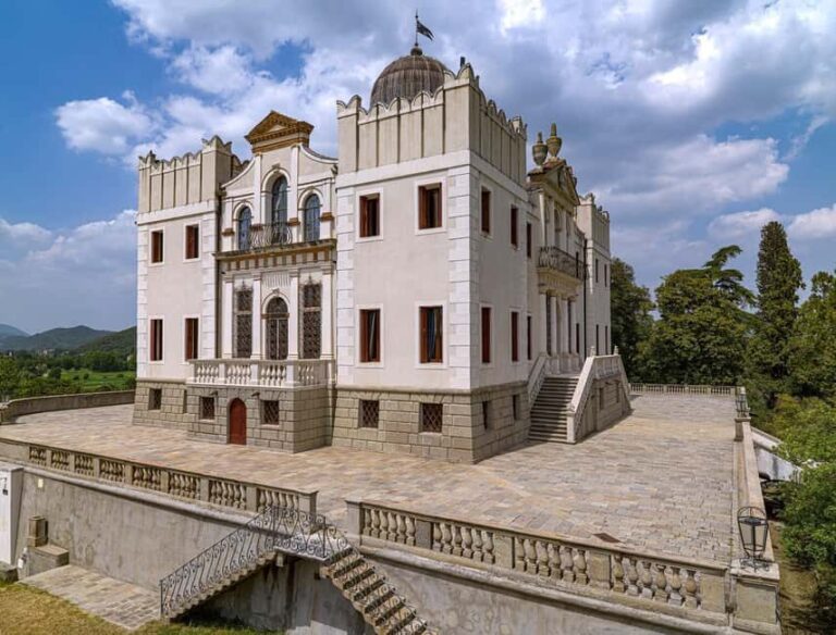 Guided visit to Villa Selvatico and its thermal lakes - An In-Depth Look at the Experience