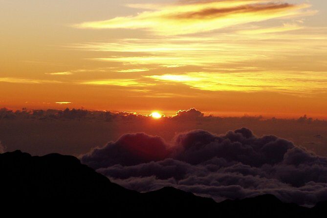 Haleakala Sunrise Tour with Breakfast and West Side Pickup - Transport, Duration, and Group Size