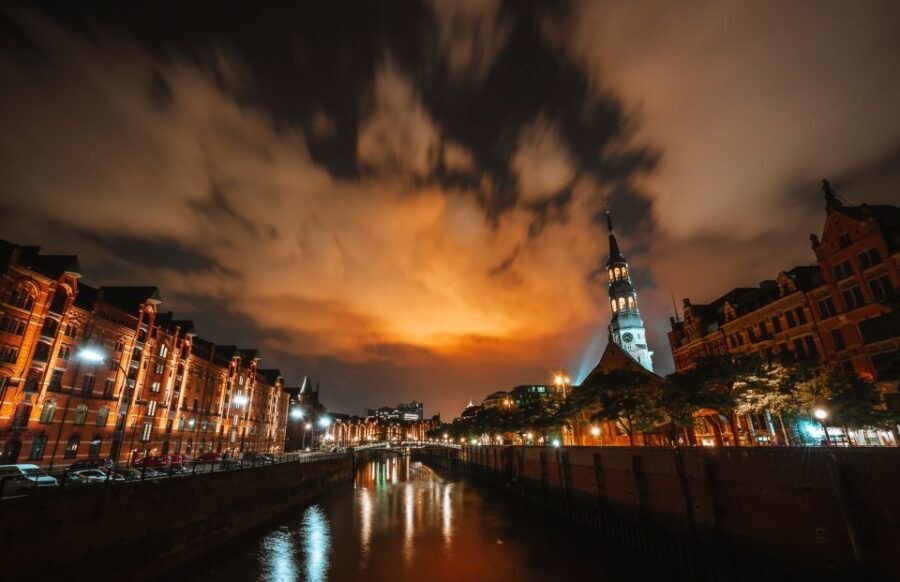 Hamburg: 90-Minute Evening Lights Harbor Cruise - The Experience: What Youll Love