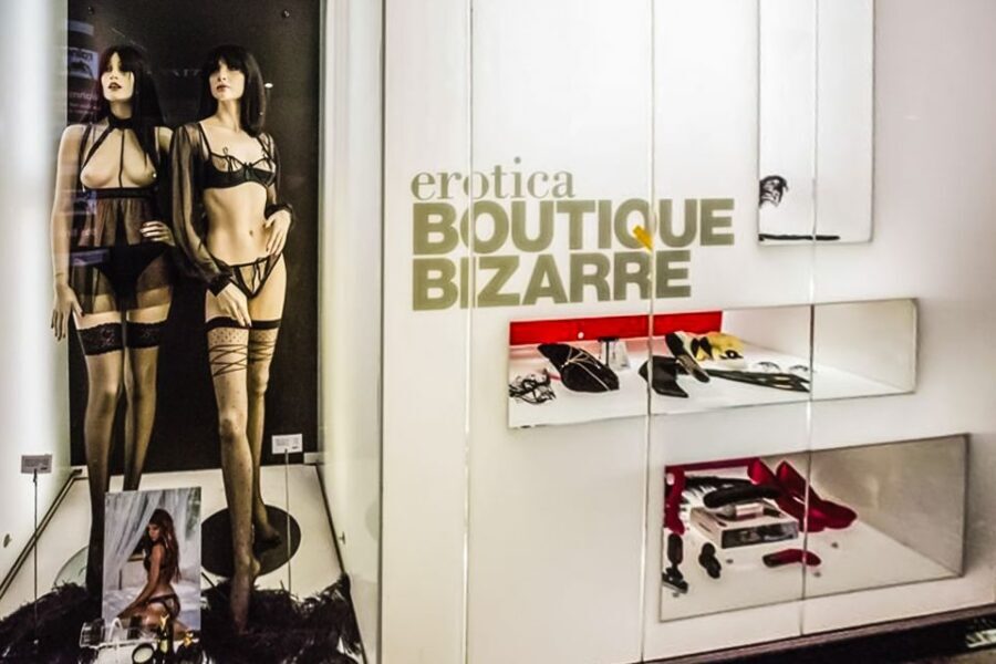 Hamburg: Adults Only Reeperbahn Tour - Practical Details and What to Expect