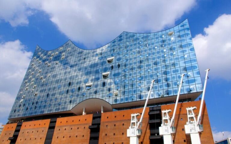 Hamburg: Elbphilharmonie Highlights and Plaza Guided Tour - Analyzing the Itinerary