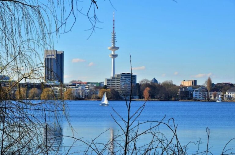 Hamburg: English Bike Tour - Around the Outer Alster Lake - The Value of the Experience