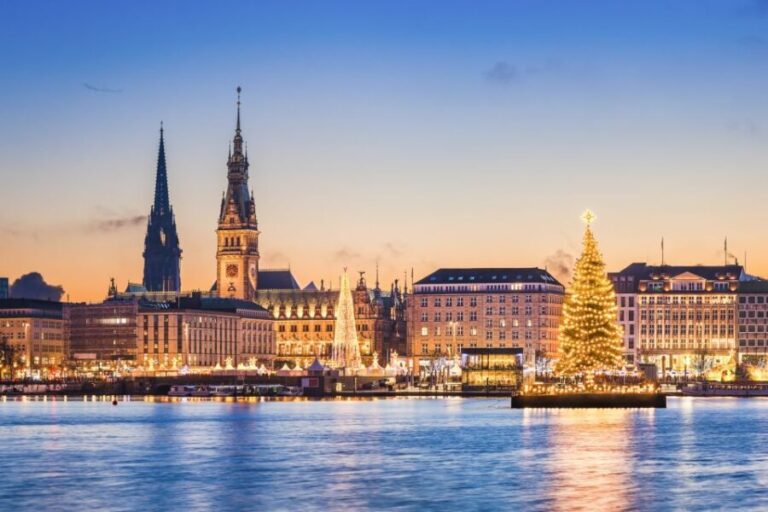 Hamburg: Historic Tour of 4 Christmas Markets - Visiting Hamburg’s Top Four Christmas Markets