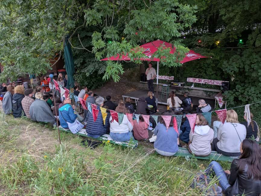 Hamburg: Katta Standup Comedy Show in Altona & Eimsbüttel - Venue Atmosphere and Setting