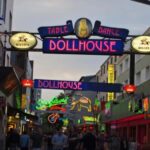 Hamburg: Kiez & Dollhouse: The legendary Reeperbahn tour - Who should consider this tour?