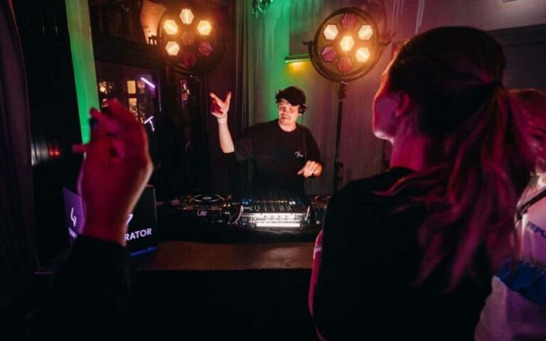 Hamburg New Years Eve Pub Crawl Hidden Bars, VIP Club Entry - What to Expect from the Hamburg New Years Eve Pub Crawl