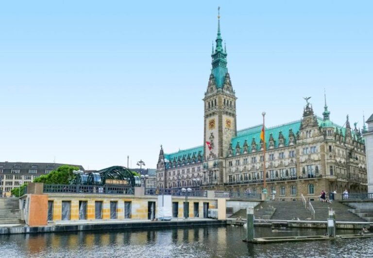Hamburg: Old Town Highlights Private Walking Tour - The Sum Up