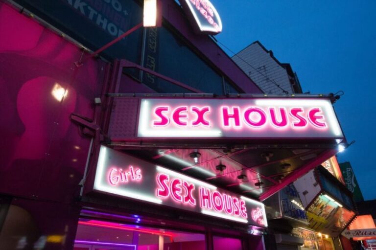 Hamburg: Olivia Jones Tour with Iconic Barker Fabian - Practical Details and Value