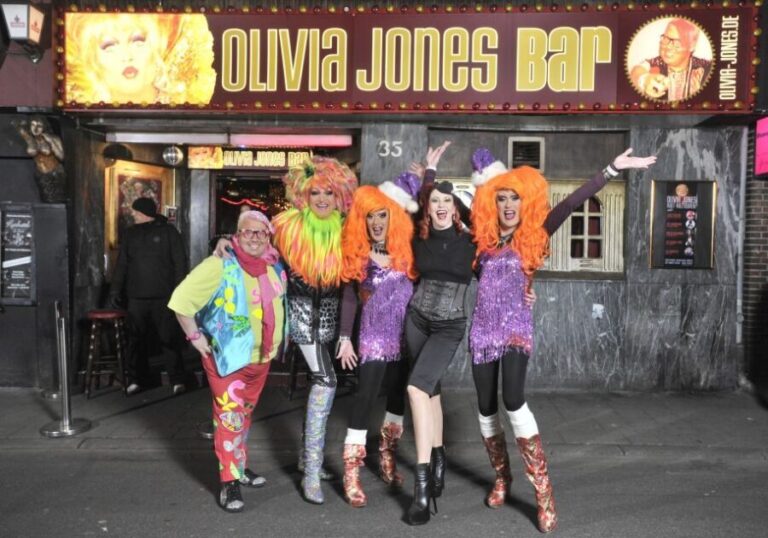 Hamburg: Original Kiez Tour in German with Eddy Kante - The Practicalities