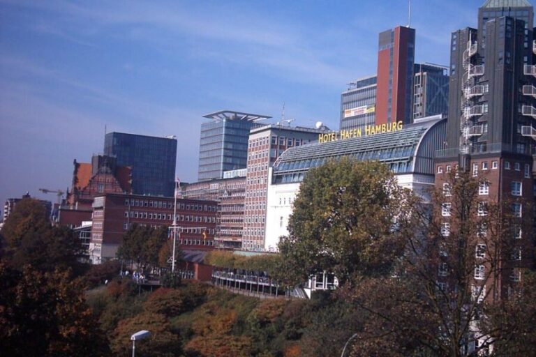 Hamburg: Private 75-Minute Tour of St. Pauli - Key Stops and Highlights