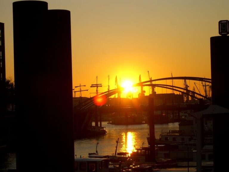 Hamburg: Private - Town Hall, Speicherstadt, Elbphilharmonie - The Itinerary Breakdown