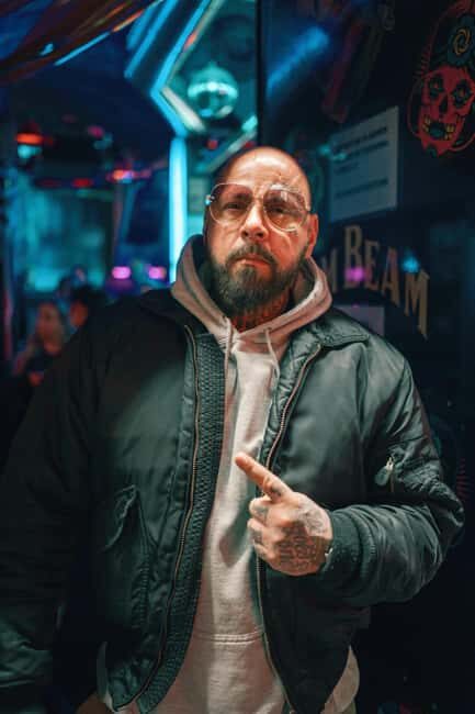 Hamburg: Reeperbahn Tour with Andre - Stories from the Red Light District - The Heart of the Reeperbahn Tour