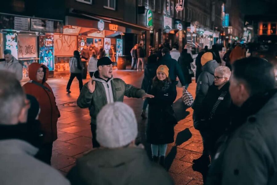 Hamburg: Reeperbahn tour with Daniel Schmidt from the Elbschlosskeller - The Visit to Elbschlosskeller