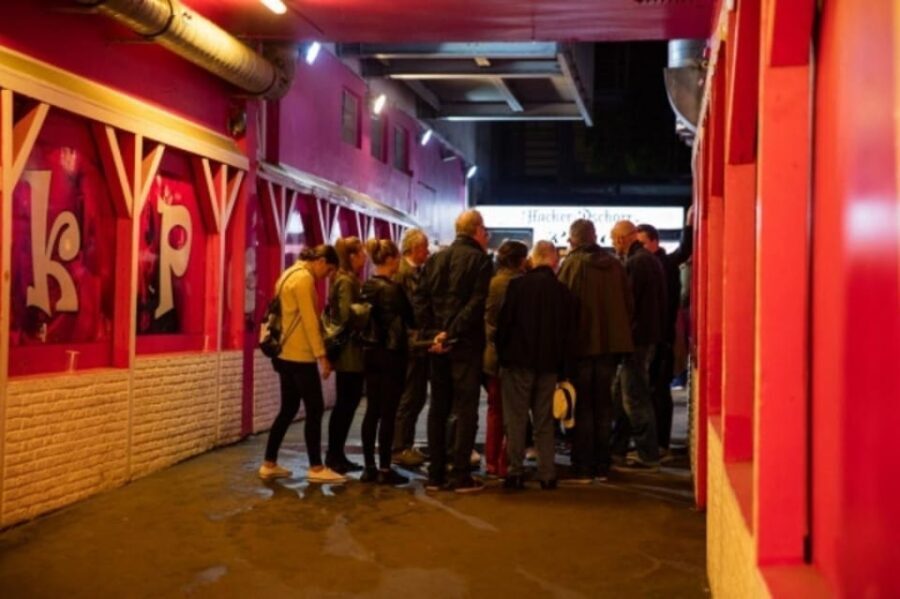 Hamburg: Saint Pauli Quickie - Die kurze und sexy Tour - The Meeting Point and Duration