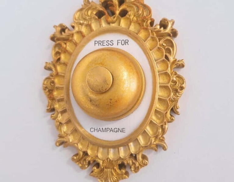 Hamburg: Soap workshop with champagne - What Makes This Experience Stand Out?