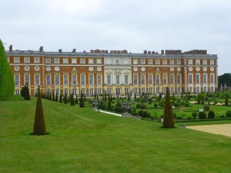 Hampton Court Palace Private tour With Fast Track Entry - Is This Tour Worth the Price?
