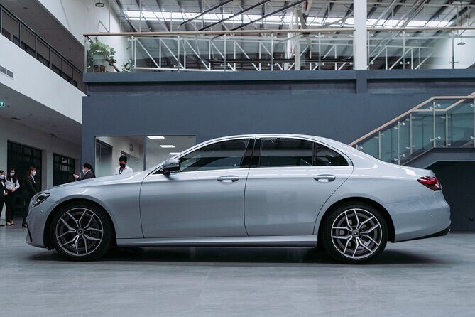 Heathrow Airport to London City Private Return Trip Meet & Greet - The Experience in Detail