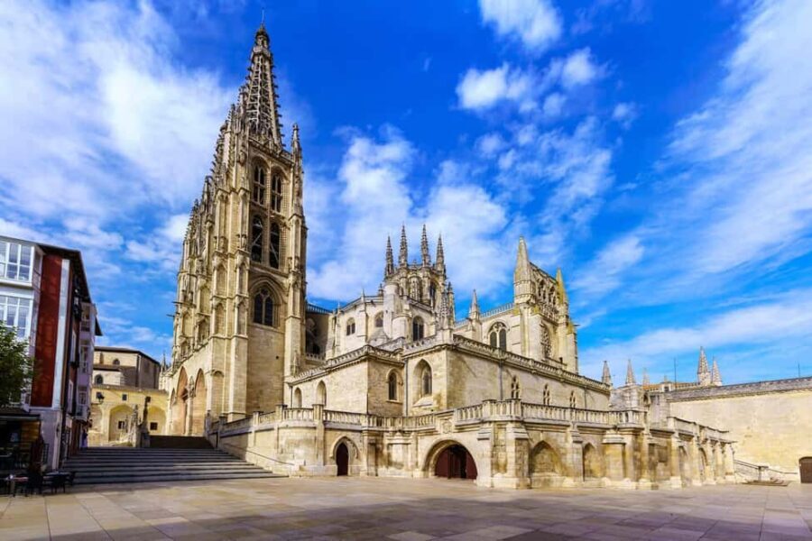 Hello Burgos: Private 2-Hour Intro Walk with Local Guide - Exploring the Highlights and Hidden Corners
