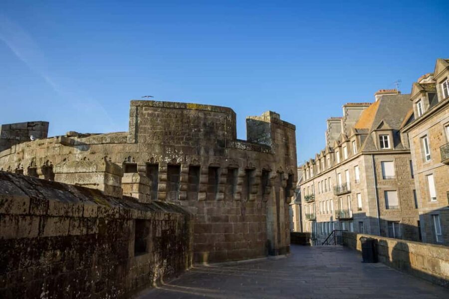 Hello Saint-Malo: Private 2-Hour Intro Walk with Local Guide - Exploring Saint-Malo’s Iconic Landmarks