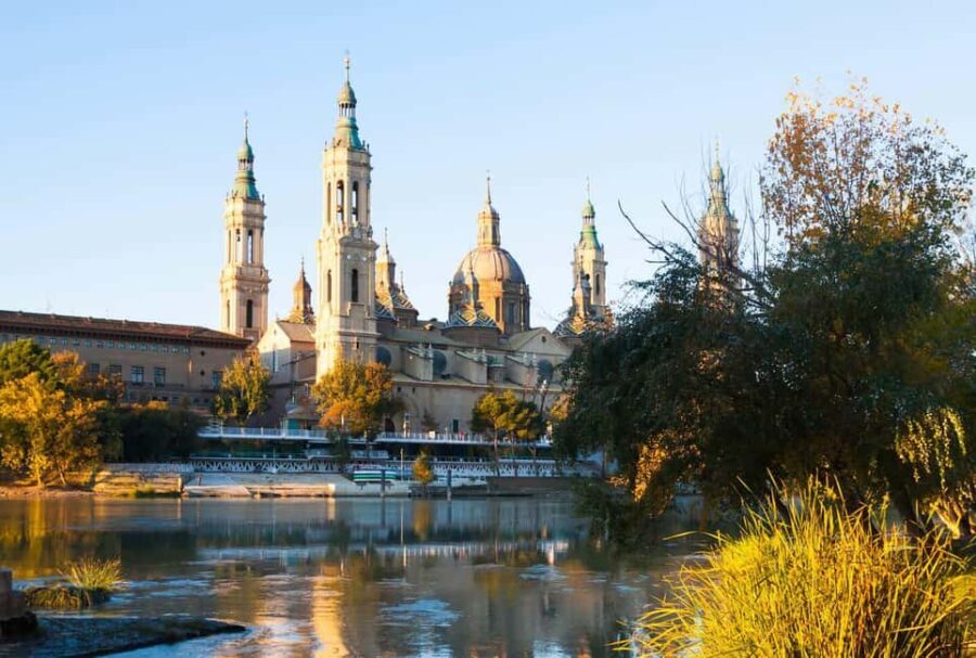 Hello Zaragoza: Private 2-Hour Intro Walk with Local Guide - Tasting a Slice of Local Culture