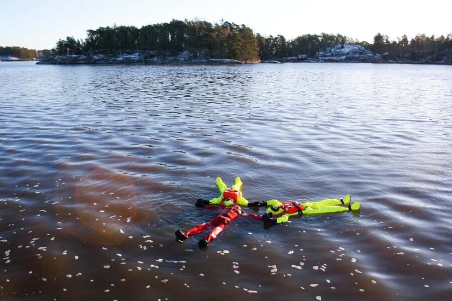 Helsinki: 3 hour Ice Floating & Sauna Cruise - The Real Value of the Experience