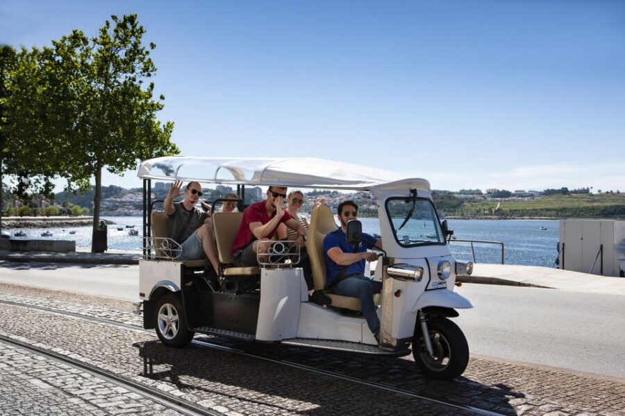 Helsinki City: 2.5-Hour City Tour with Electric TukTuk - The Itinerary Breakdown
