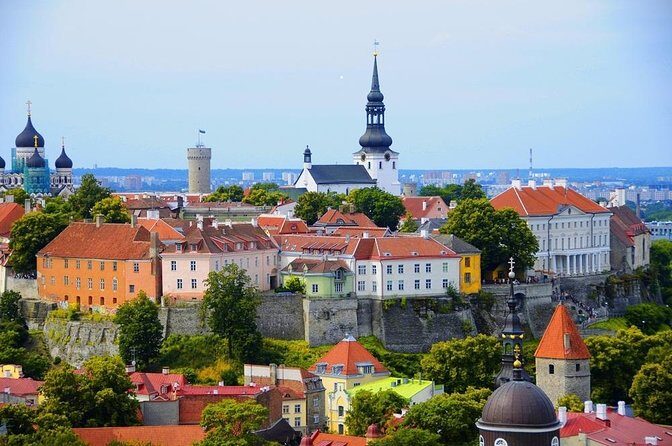 Helsinki to Tallinn Guided Tour with return Cruise tickets - Exploring Tallinn’s Old Town: A Guided Tour of Highlights