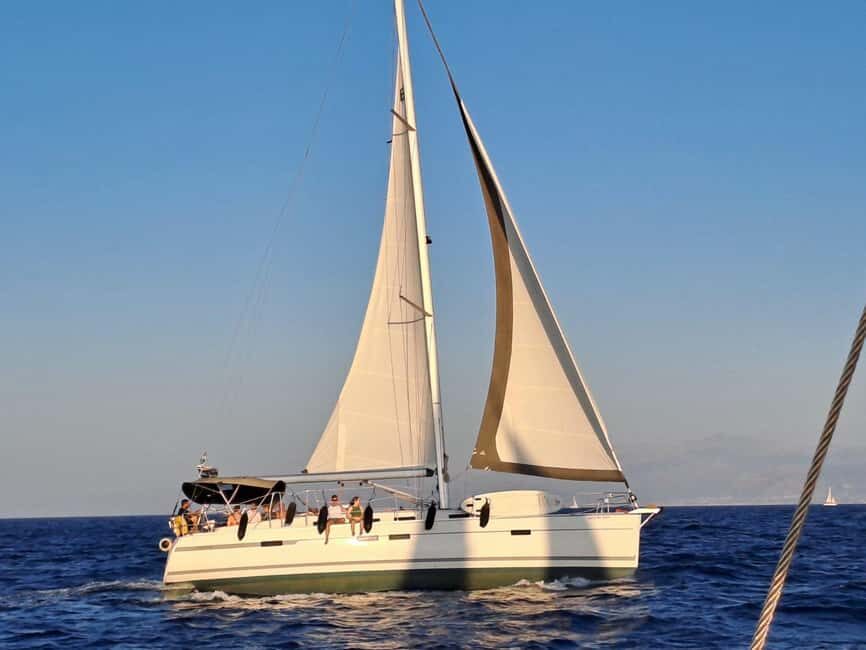 Heraklion: Dia Island Sailing Trip with Lunch - What the Experience Includes