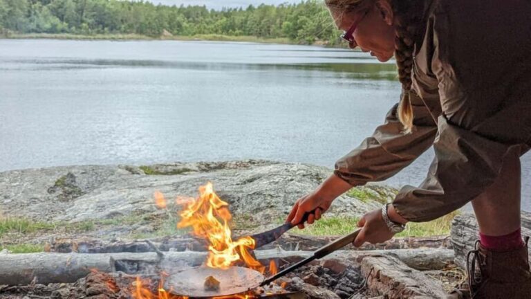 Hike, traditional food, guided wood burning outdoor sauna - Key Points