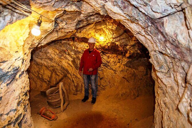 Historic 1880's Gold Mine Jeep Adventure near Scottsdale Phoenix - Exploring Rackensack Canyon and the Gold Mine