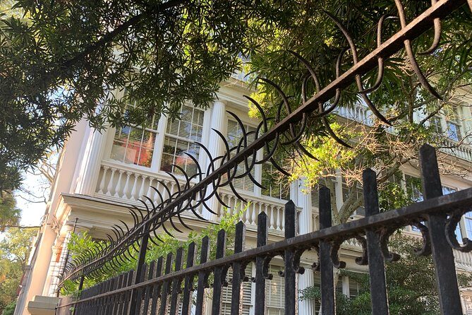 Historic Charleston Walking & Storytelling Tour - What Sets This Tour Apart