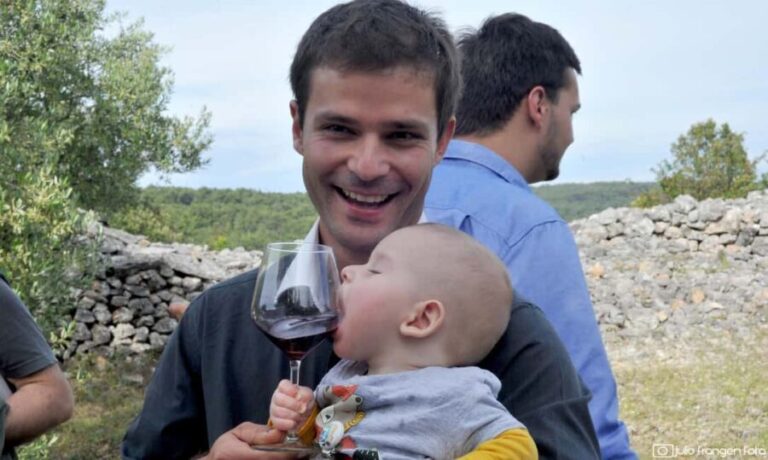 Hvar: Wine Tasting Tour and Island Sightseeing - The Heart of the Experience: The Family Winery