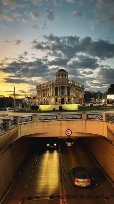 Iasi: Walking Tour with a local guide - Who Is This Tour Best For?