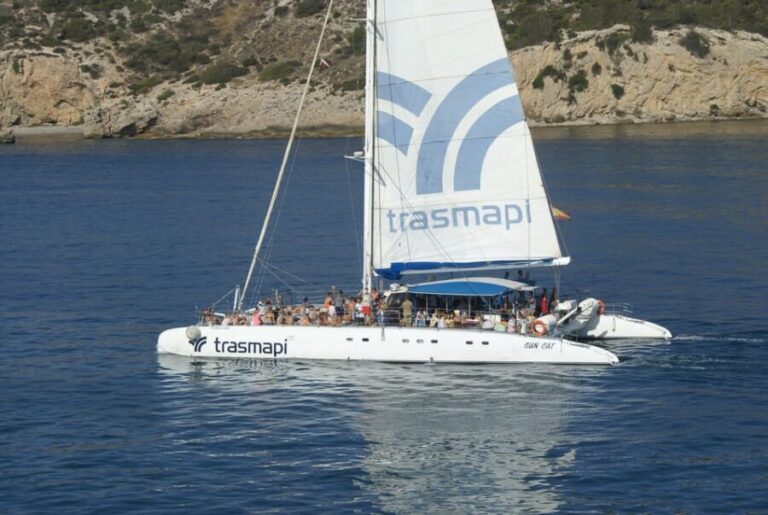 Ibiza: Catamaran Cruise to Formentera with Meal and Drinks - The Experience in Detail