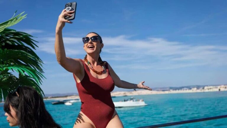 Ibiza: Formentera Boat Tour with Meals, Water & Open Bar - Pricing & Value