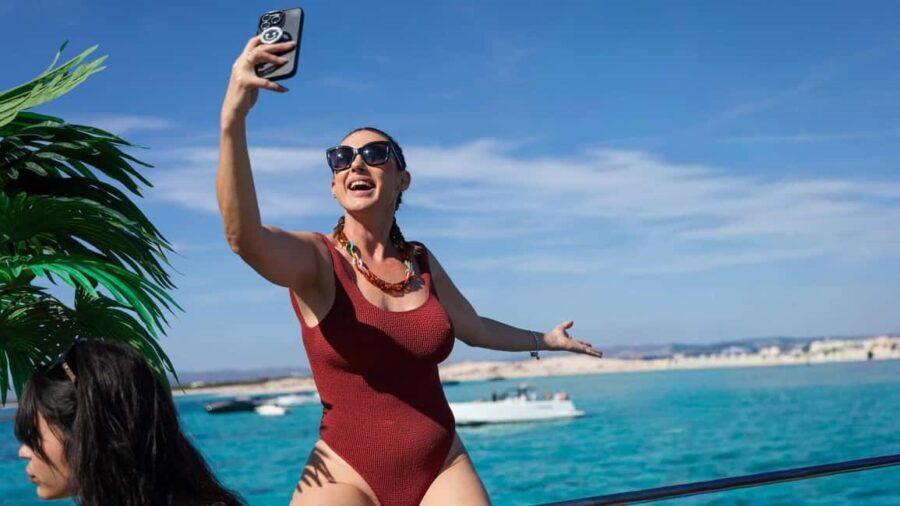 Ibiza: Formentera Boat Tour with Meals, Water & Open Bar - Pricing & Value